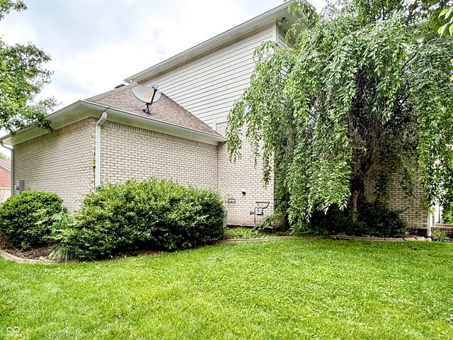 5263 Brooks Bend, Greenwood, IN 46143