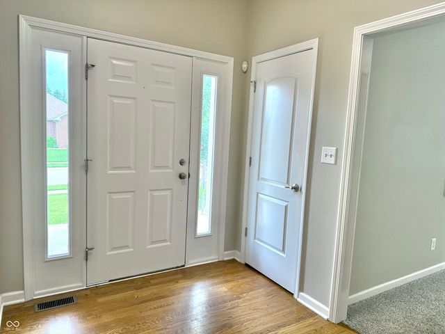 5263 Brooks Bend, Greenwood, IN 46143