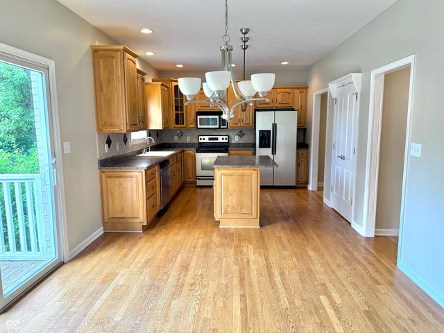 5263 Brooks Bend, Greenwood, IN 46143