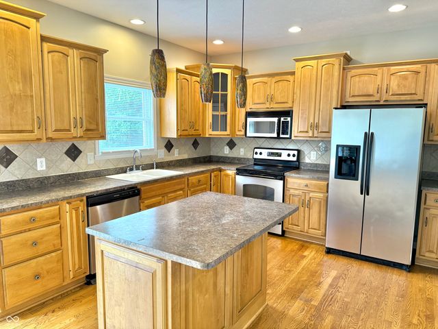 5263 Brooks Bend, Greenwood, IN 46143