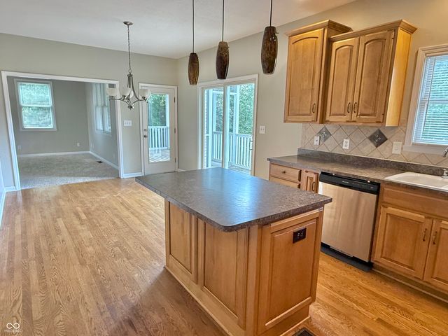 5263 Brooks Bend, Greenwood, IN 46143