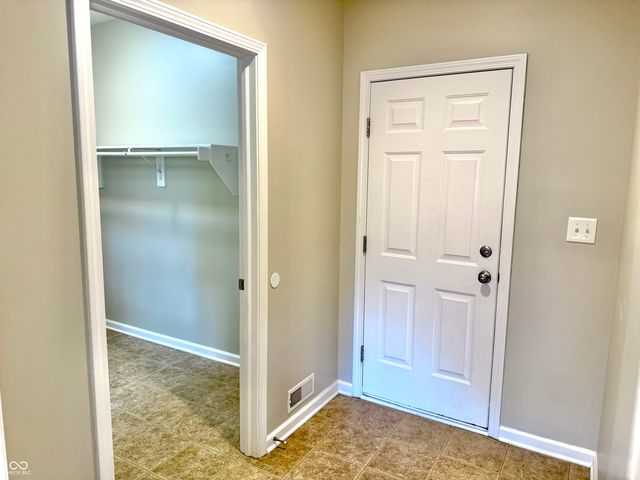 5263 Brooks Bend, Greenwood, IN 46143