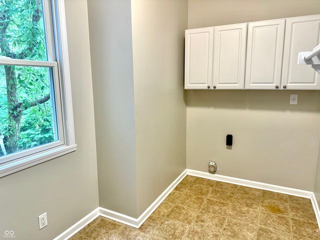 5263 Brooks Bend, Greenwood, IN 46143