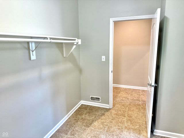 5263 Brooks Bend, Greenwood, IN 46143