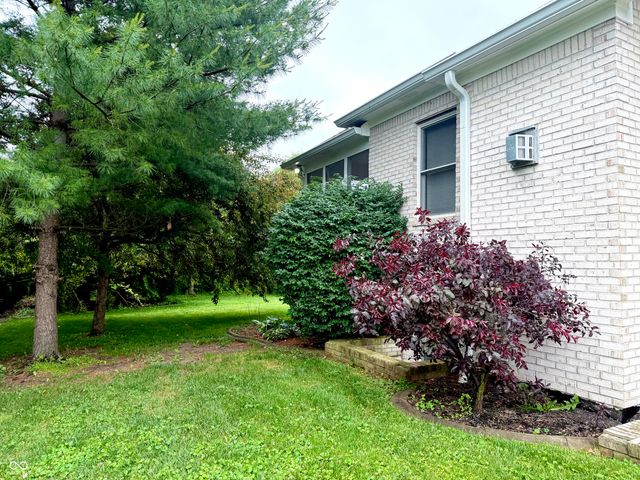 5263 Brooks Bend, Greenwood, IN 46143