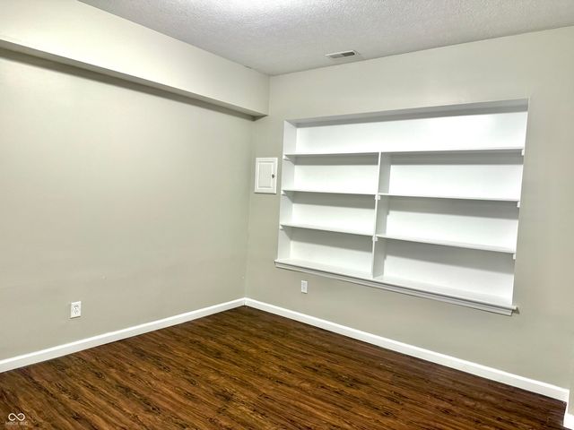 5263 Brooks Bend, Greenwood, IN 46143