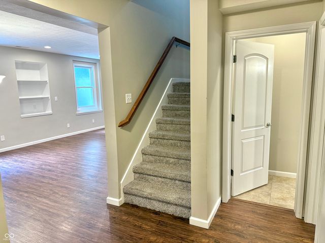 5263 Brooks Bend, Greenwood, IN 46143