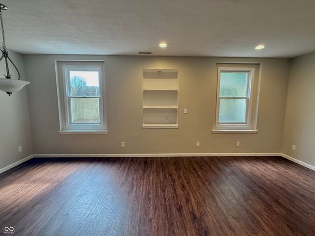 5263 Brooks Bend, Greenwood, IN 46143