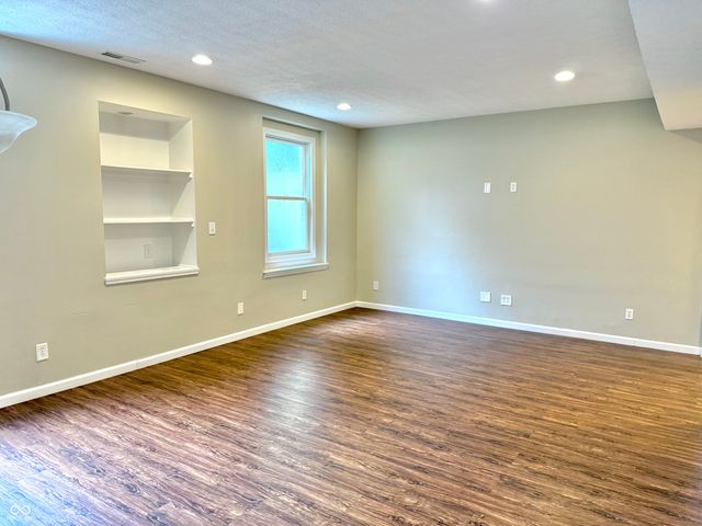 5263 Brooks Bend, Greenwood, IN 46143