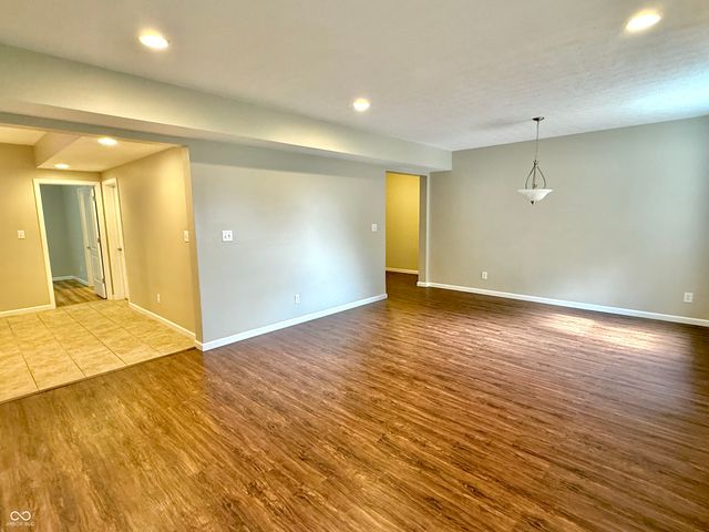 5263 Brooks Bend, Greenwood, IN 46143