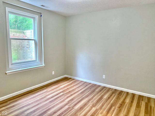 5263 Brooks Bend, Greenwood, IN 46143