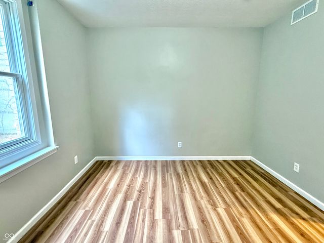 5263 Brooks Bend, Greenwood, IN 46143
