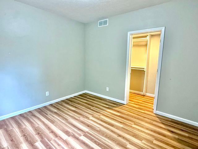 5263 Brooks Bend, Greenwood, IN 46143