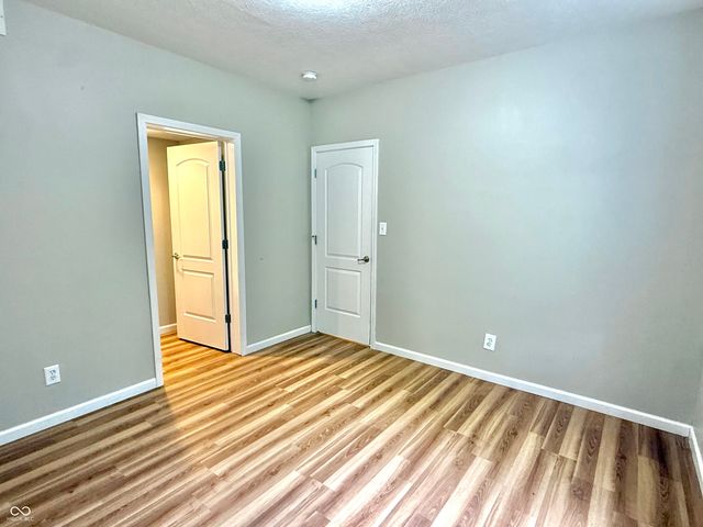 5263 Brooks Bend, Greenwood, IN 46143