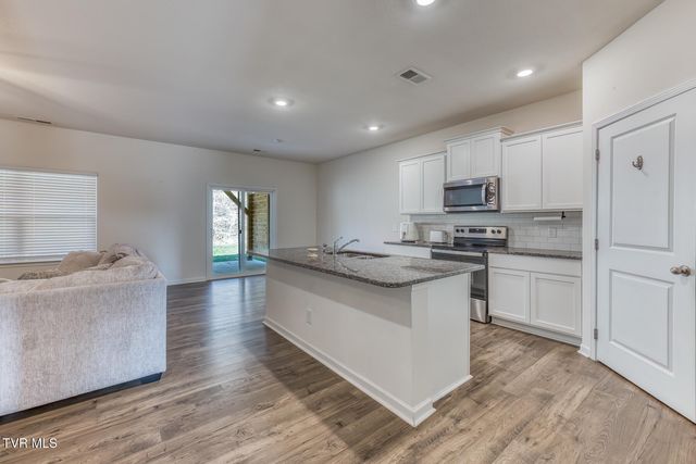 1660 Pebblestone Court, Morristown, TN 37814