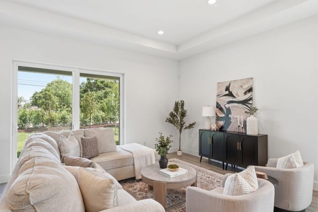 6883 68th Square, Vero Beach, FL 32967