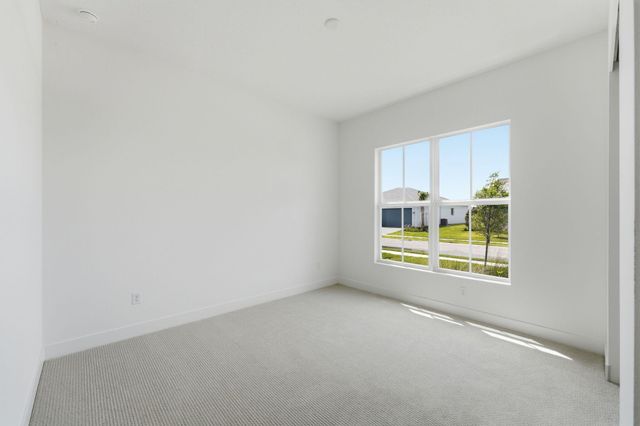 6883 68th Square, Vero Beach, FL 32967