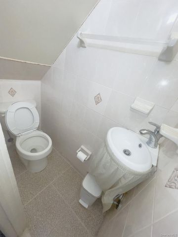 543 E 38th Street, Brooklyn, NY 11203