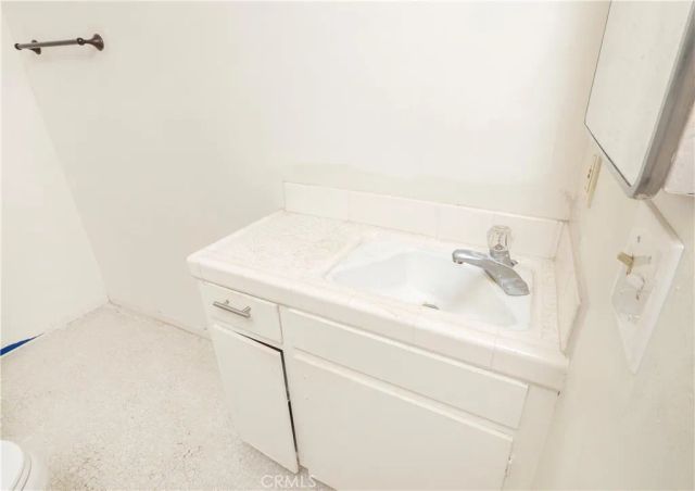 641 S Indian Hill B, Claremont, CA 91711