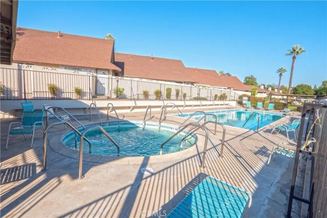 641 S Indian Hill B, Claremont, CA 91711