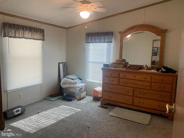 51 LAKE DR, Media, PA 19063