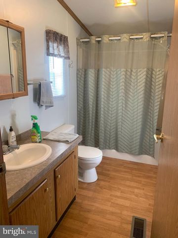 51 LAKE DR, Media, PA 19063