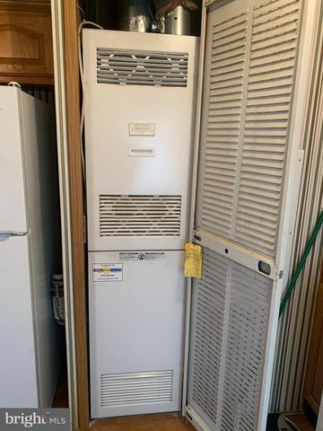 51 LAKE DR, Media, PA 19063