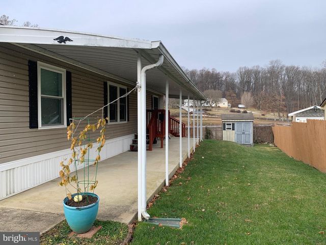 51 LAKE DR, Media, PA 19063