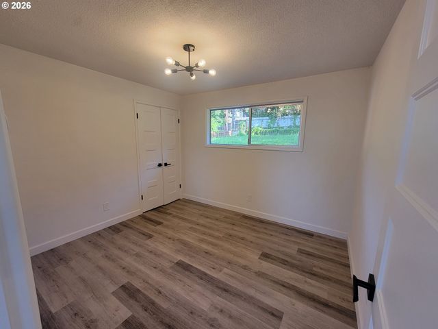 2460 W 21ST Ave, Eugene, OR 97405