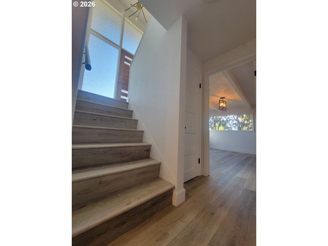 2460 W 21ST Ave, Eugene, OR 97405