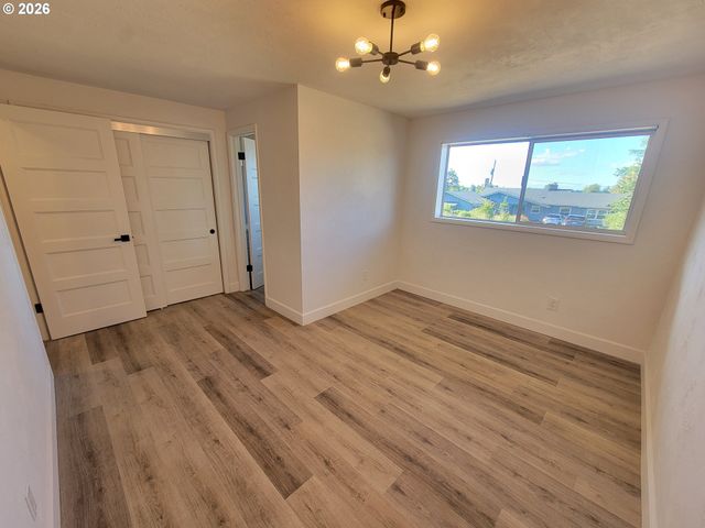2460 W 21ST Ave, Eugene, OR 97405