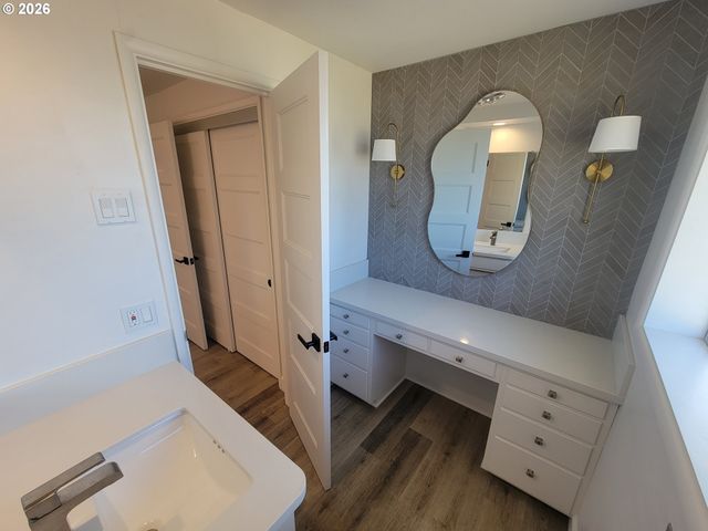 2460 W 21ST Ave, Eugene, OR 97405