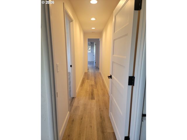 2460 W 21ST Ave, Eugene, OR 97405