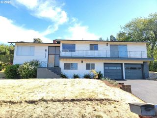 2460 W 21ST Ave, Eugene, OR 97405