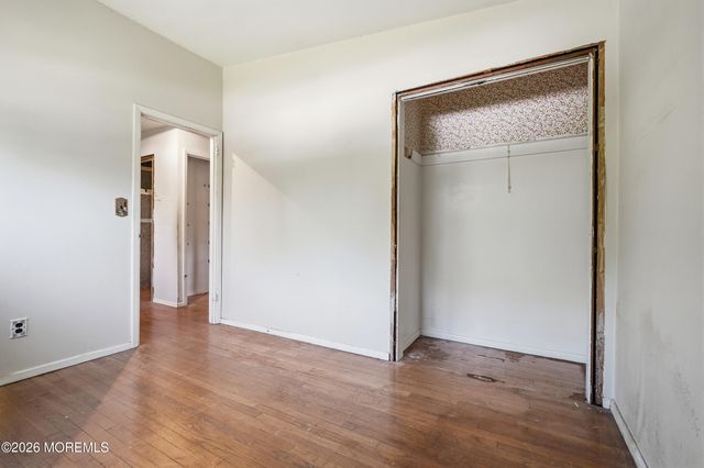 190 Parkview Terrace N, Middletown, NJ 07738