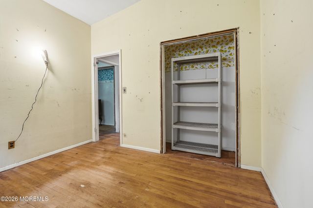 190 Parkview Terrace N, Middletown, NJ 07738