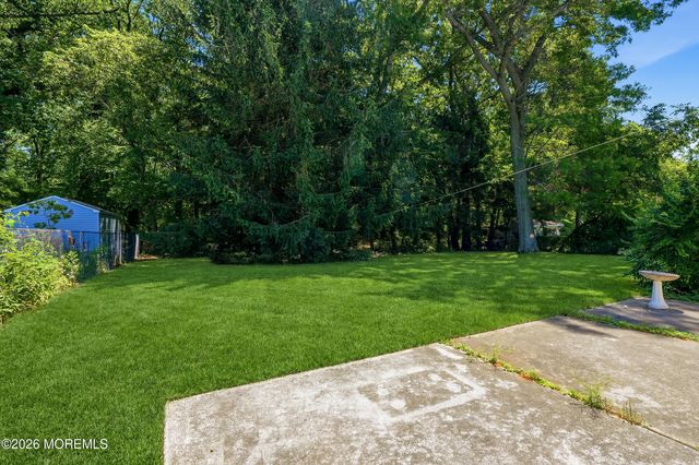 190 Parkview Terrace N, Middletown, NJ 07738
