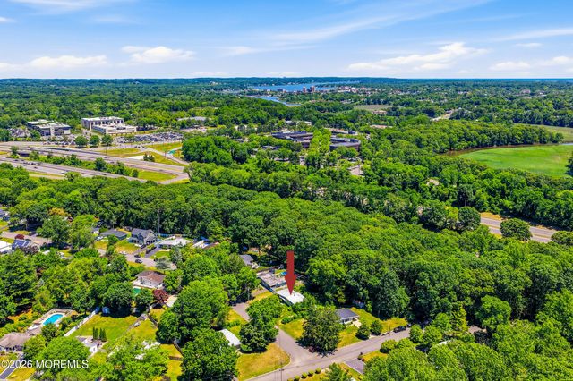 190 Parkview Terrace N, Middletown, NJ 07738