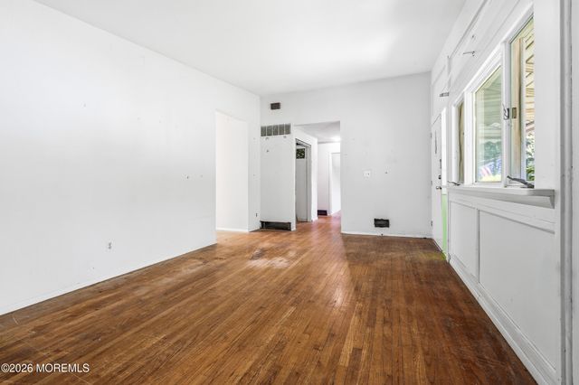 190 Parkview Terrace N, Middletown, NJ 07738