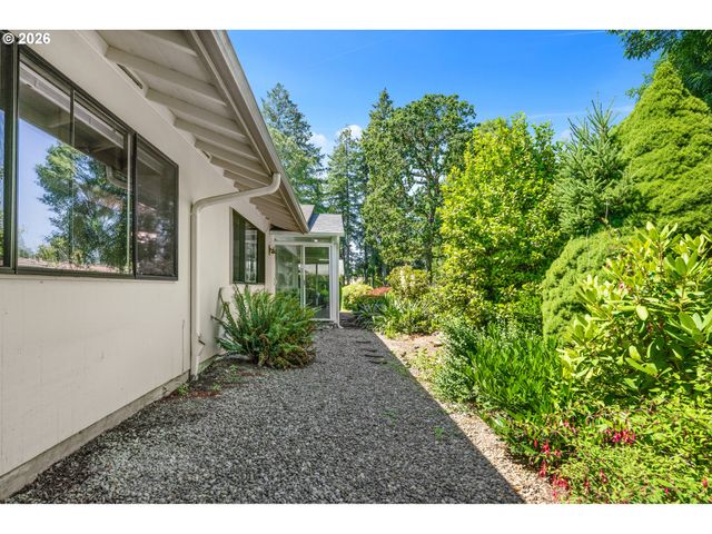 16655 Sw QUEEN MARY Ave, King City, OR 97224