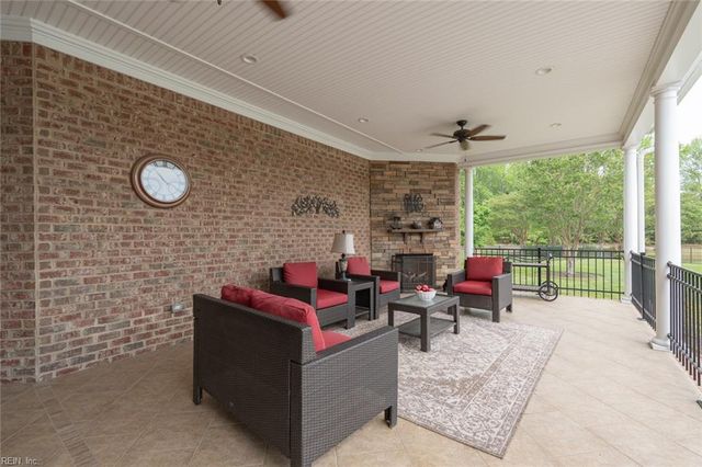 334 Scone Castle LOOP, Chesapeake, VA 23322