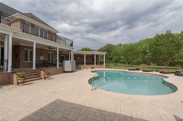 334 Scone Castle LOOP, Chesapeake, VA 23322