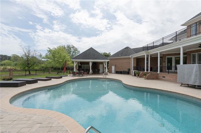 334 Scone Castle LOOP, Chesapeake, VA 23322