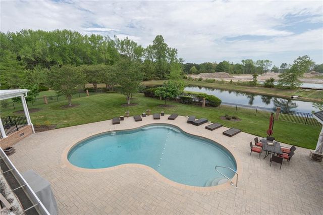 334 Scone Castle LOOP, Chesapeake, VA 23322