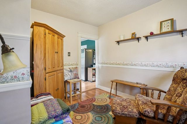 55 Standish St, Worcester, MA 01604