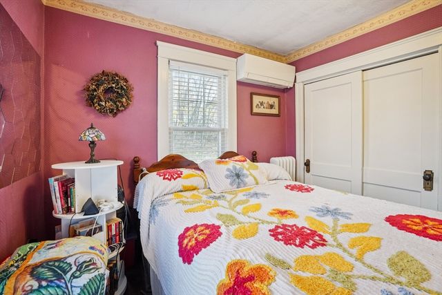 55 Standish St, Worcester, MA 01604