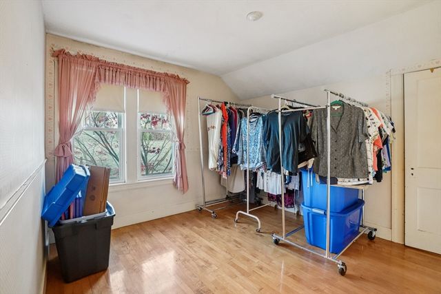 55 Standish St, Worcester, MA 01604