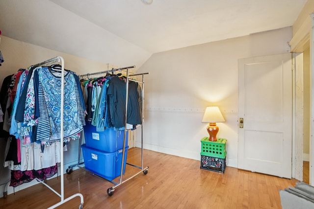 55 Standish St, Worcester, MA 01604