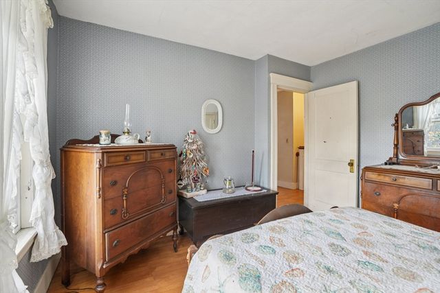 55 Standish St, Worcester, MA 01604