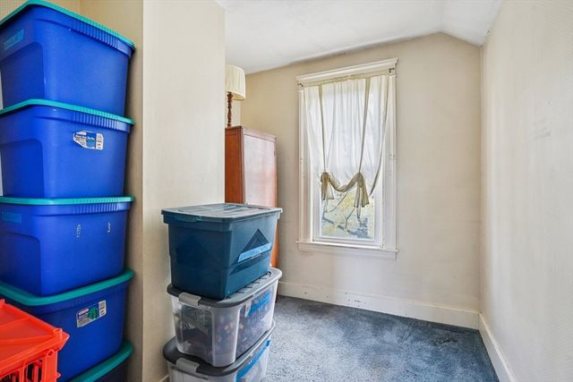 55 Standish St, Worcester, MA 01604